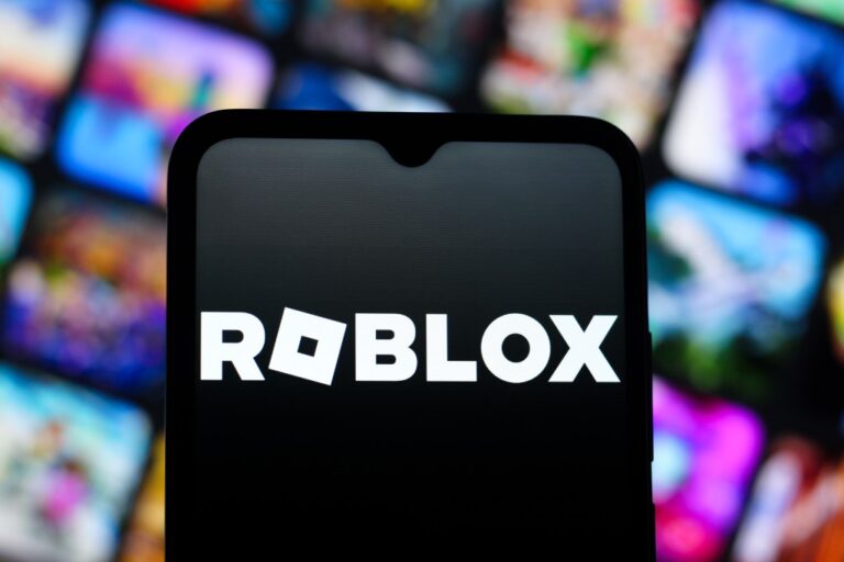 Roblox Deploys Agentic AI: Real Dev Utility or Corporate Hype?