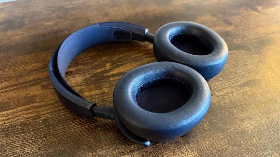 High resolution product overview of SteelSeries Arctis Nova Pro